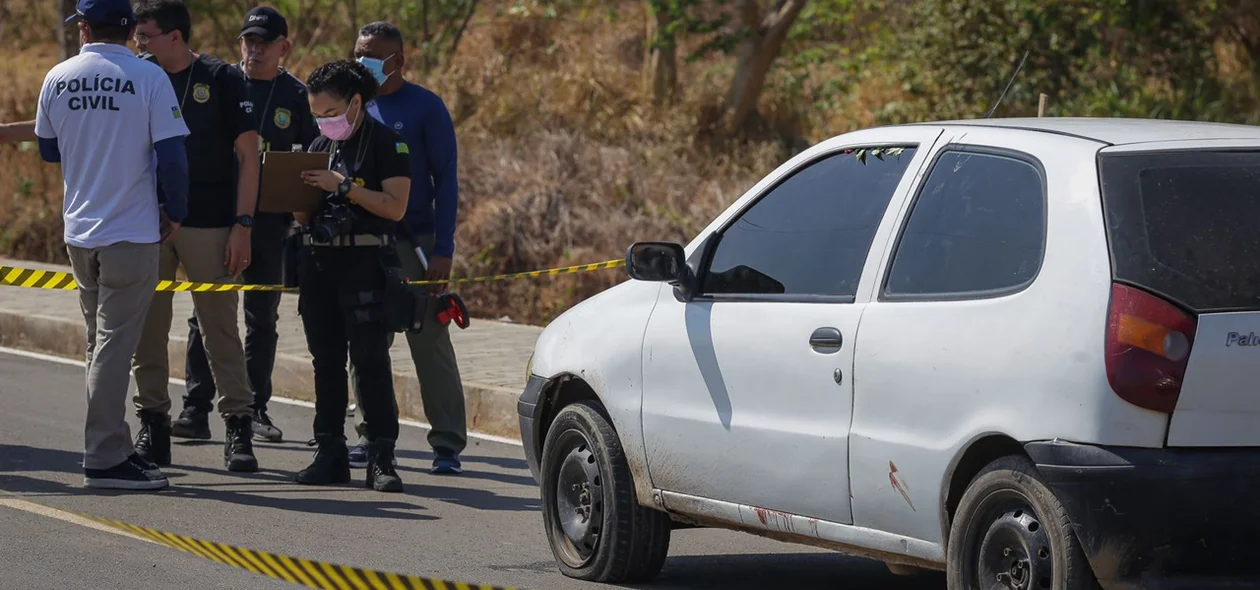 Corpo foi encontrado dentro de carro na Estrada da Alegria