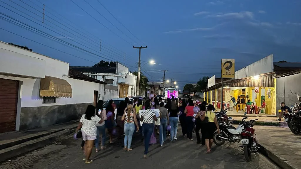 Curimatá realiza caminhada em alusão ao Agosto Lilás