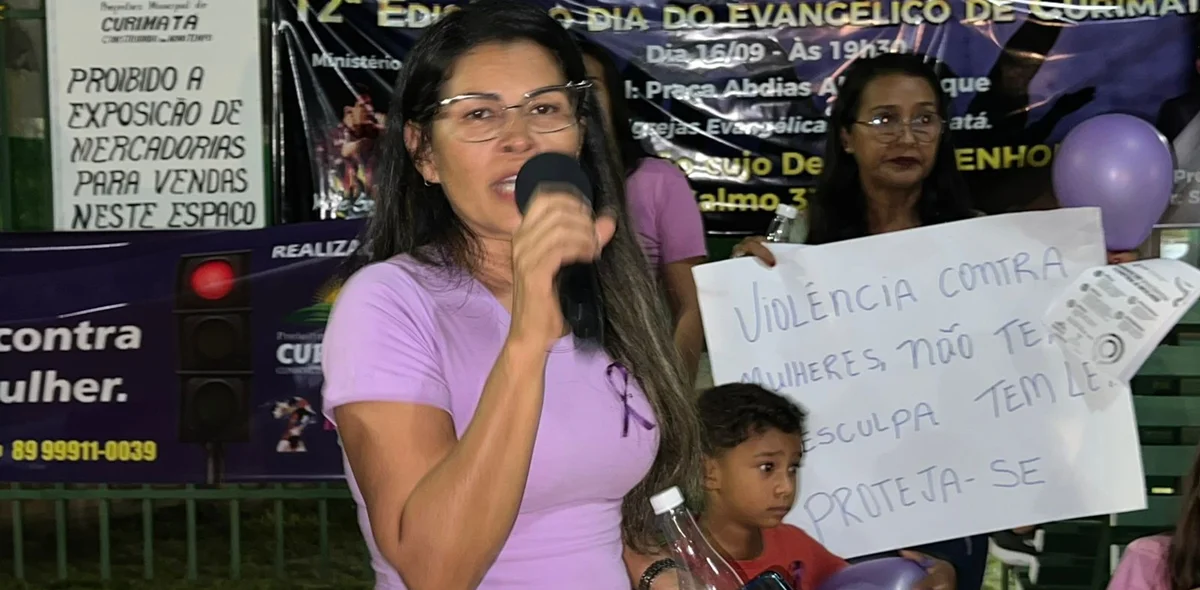 Diversas pessoas puderam falar na manifestação