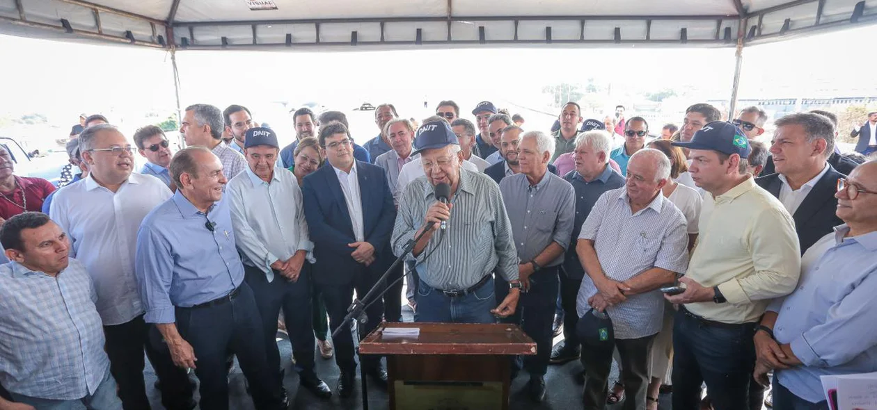 Dr. Pessoa discursando