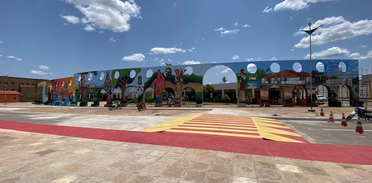 Esperantina celebra aniversário com inauguração de obras