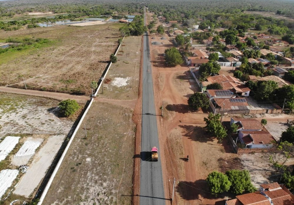 Estrada para Sete Cidades é recapeada