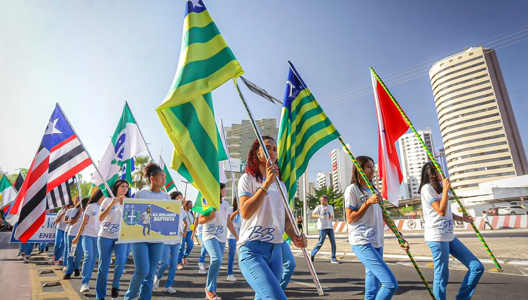 Estudantes no Desfile Cívico do 7 de Setembro