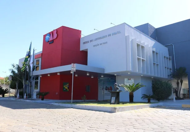Estudantes realizam 2ª fase do Exame de Ordem Unificado em 4 cidades do Piauí