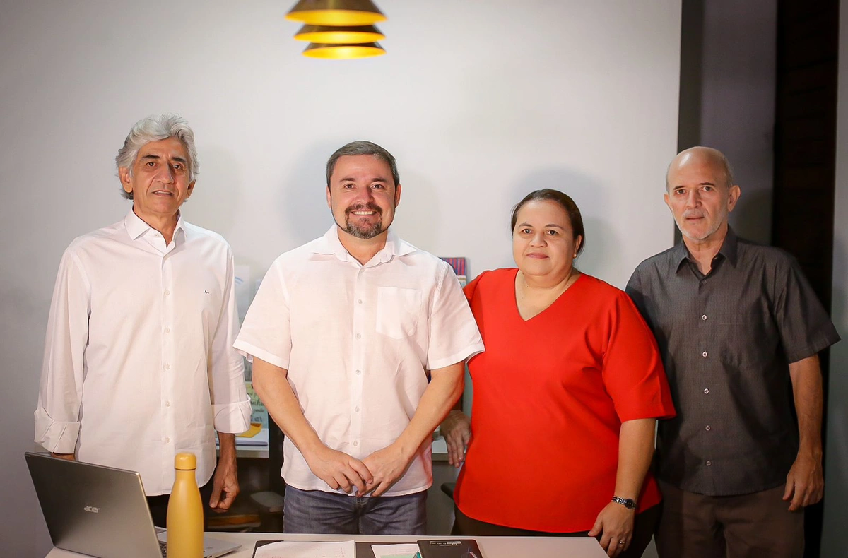 Fábio Novo em reunião com membros do PCdoB