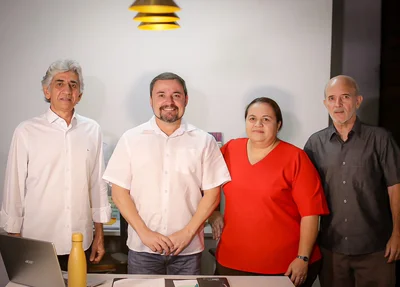 Fábio Novo em reunião com membros do PCdoB