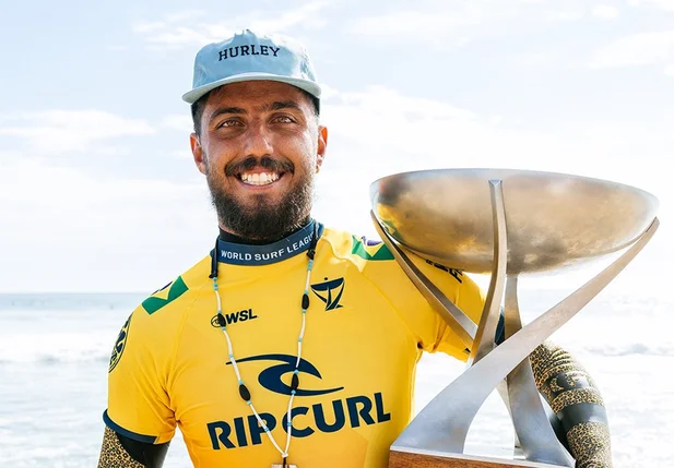 Filipe Toledo conquista bicampeonato mundial de surfe