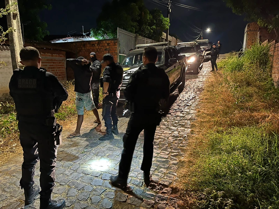Foram realizadas diversas abordagens durante a operação