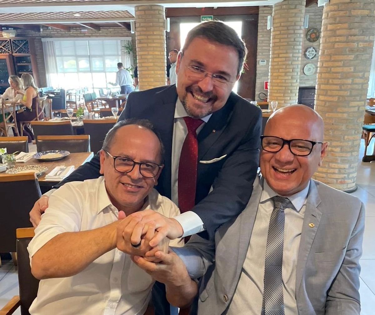 Hélio Isaías, Fábio Novo e Franzé Silva, ambos do PT