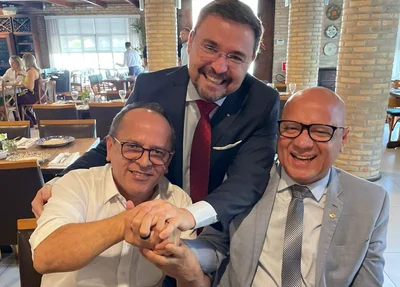 Hélio Isaías, Fábio Novo e Franzé Silva, ambos do PT