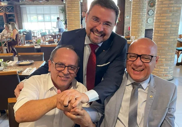 Hélio Isaías, Fábio Novo e Franzé Silva, ambos do PT