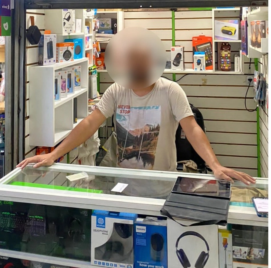 Homem identificado pelas inicias P. da R.S. foi preso pelo comércio de eletrônico roubado, no Shopping da Cidade