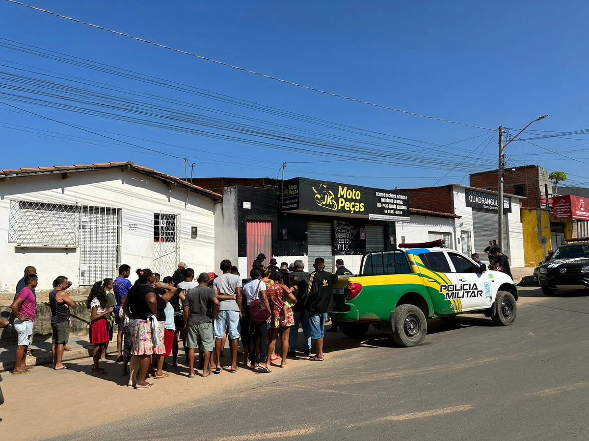 Local onde a vítima foi encontrada morta na Avenida Principal do Parque Vitória