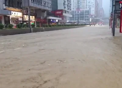 Maior volume de chuvas já registrado em Hong Kong