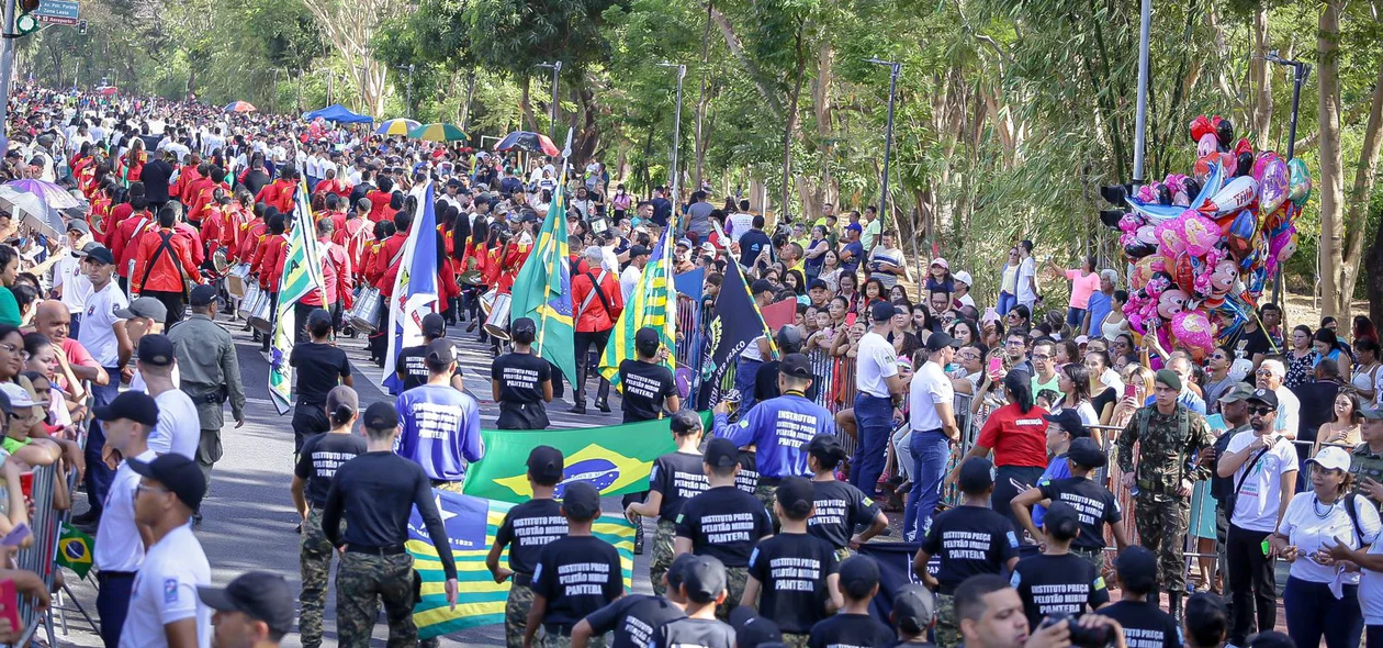 Mais de 30 mil pessoas compareceram ao desfile do 7 de Setembro