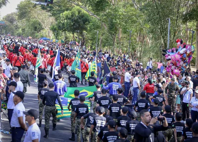 Mais de 30 mil pessoas compareceram ao desfile do 7 de Setembro