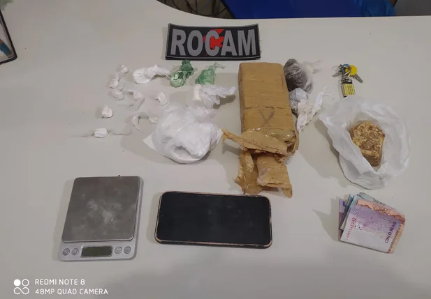Material apreendido com acusado em Picos