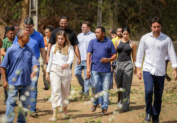 Membros da oposição estiveram no local onde deverá ser construída a Ponte da UFPI