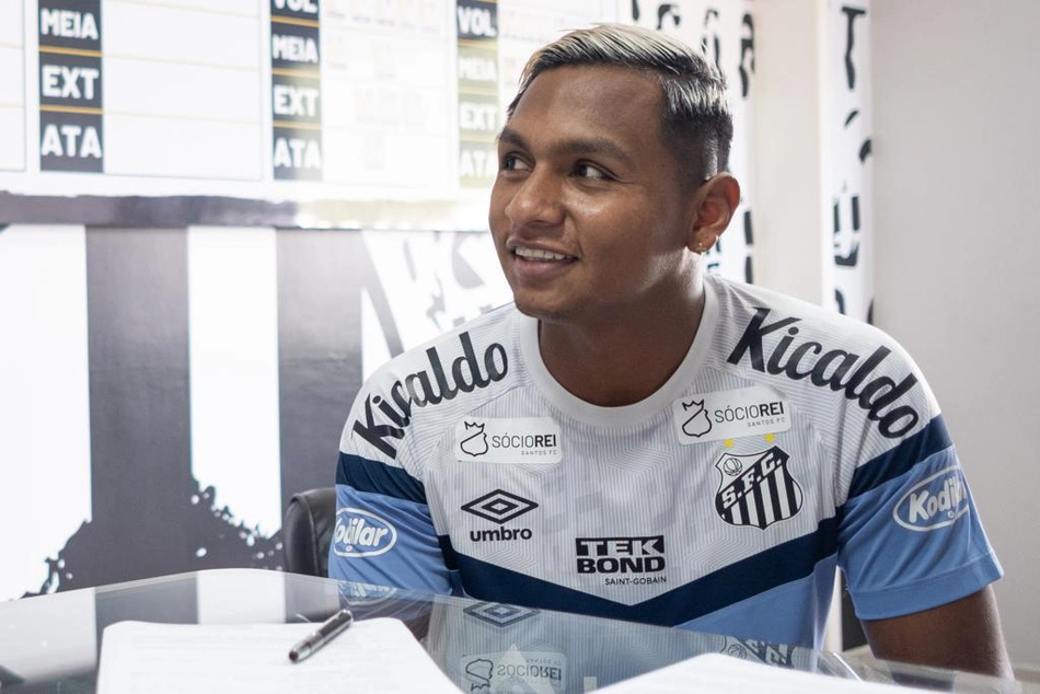 Morelos assinou com o Santos até junho de 2025