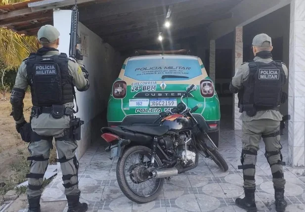 Motocicleta com restrição de roubo recuperada pelo 24º BPM