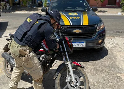 Motocicleta foi apreendida com CRLV falso