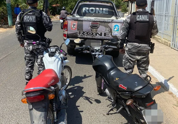 Motocicletas com restrição de roubo apreendidas pela PM