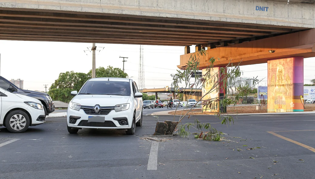 Motoristas reclamam do trânsito lento no local