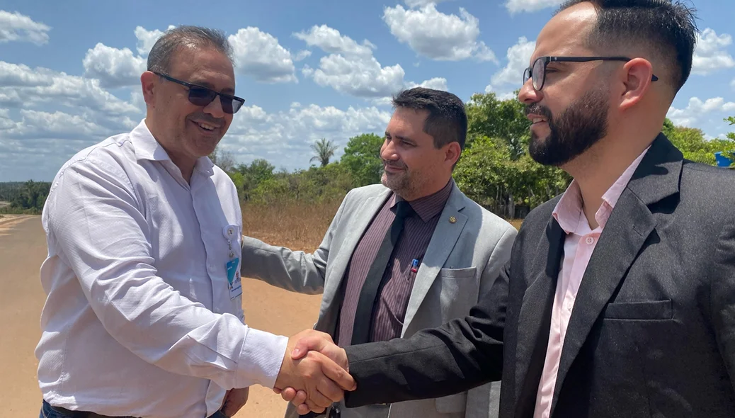 Na visitação teve uma reunião como pauta principal a discussão de detalhes cruciais sobre a construção do conjunto