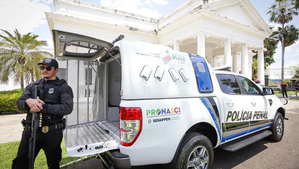 Novas viaturas de policiais