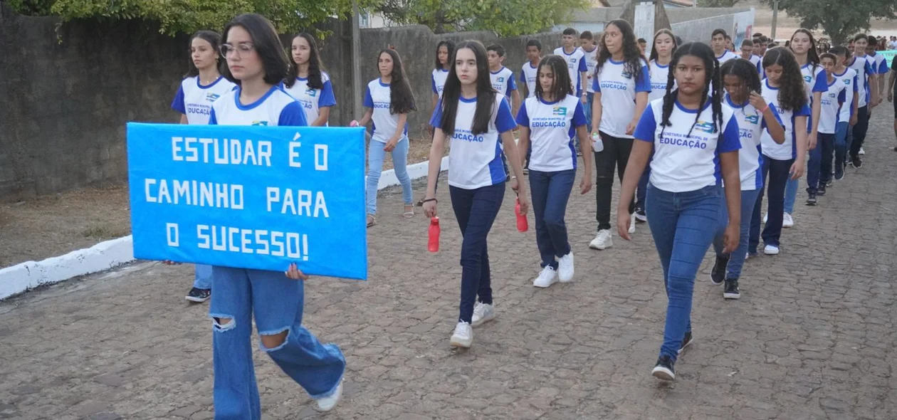 O desfile foi até a sede do poder executivo municipal
