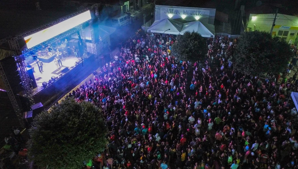 O evento ocorreu na praça Antônia Costa