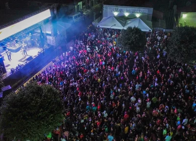 O evento ocorreu na praça Antônia Costa
