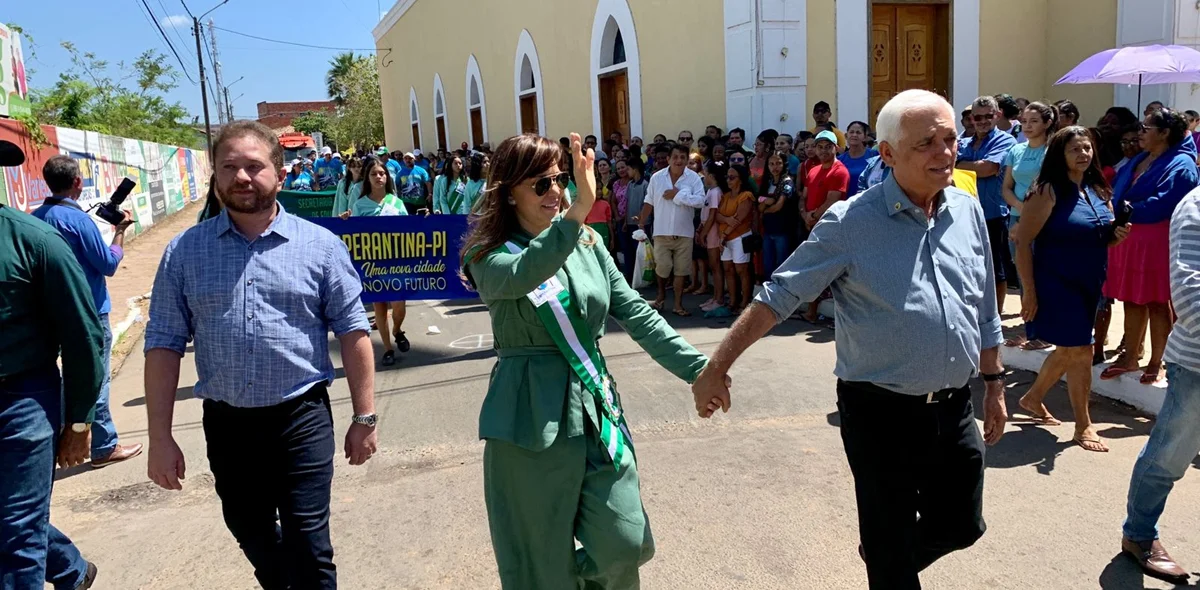 O tema do desfile deste ano foi “Memórias da Minha Cidade”