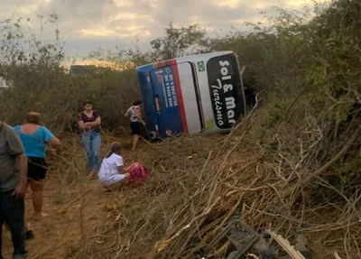 Ônibus envolvido no acidente