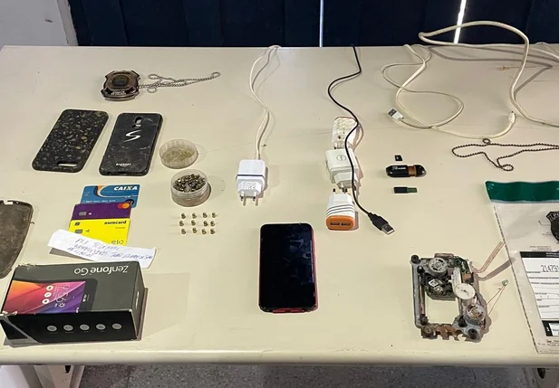 Polícia Civil apreende material de suspeita de crimes cibernéticos, em Amarante