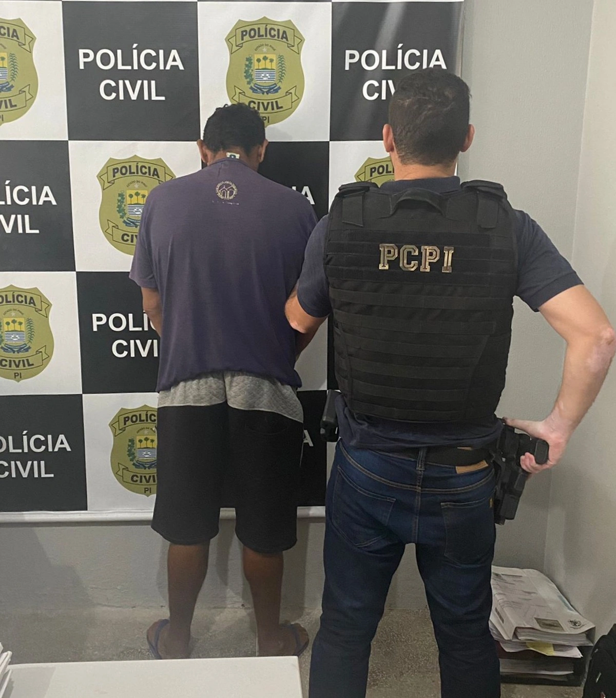 Polícia Civil prende suspeito de praticar crime de roubo majorado (pelo emprego de arma branca)