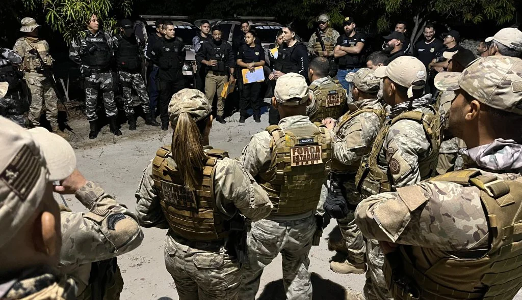 Policiais que participaram da operação