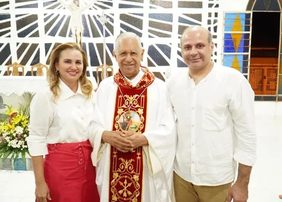 Prefeita de São Raimundo Nonato vai à missa de 80 anos do Padre Herculano
