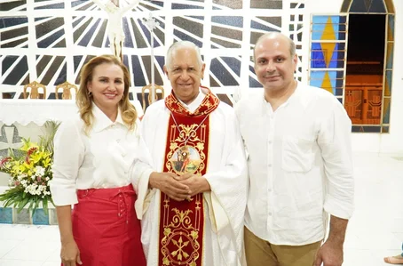 Prefeita de São Raimundo Nonato vai à missa de 80 anos do Padre Herculano
