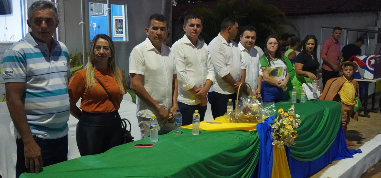 Prefeito Hilton Gomes no desfile