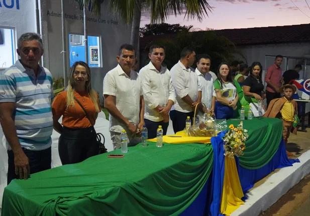 Prefeito Hilton Gomes no desfile