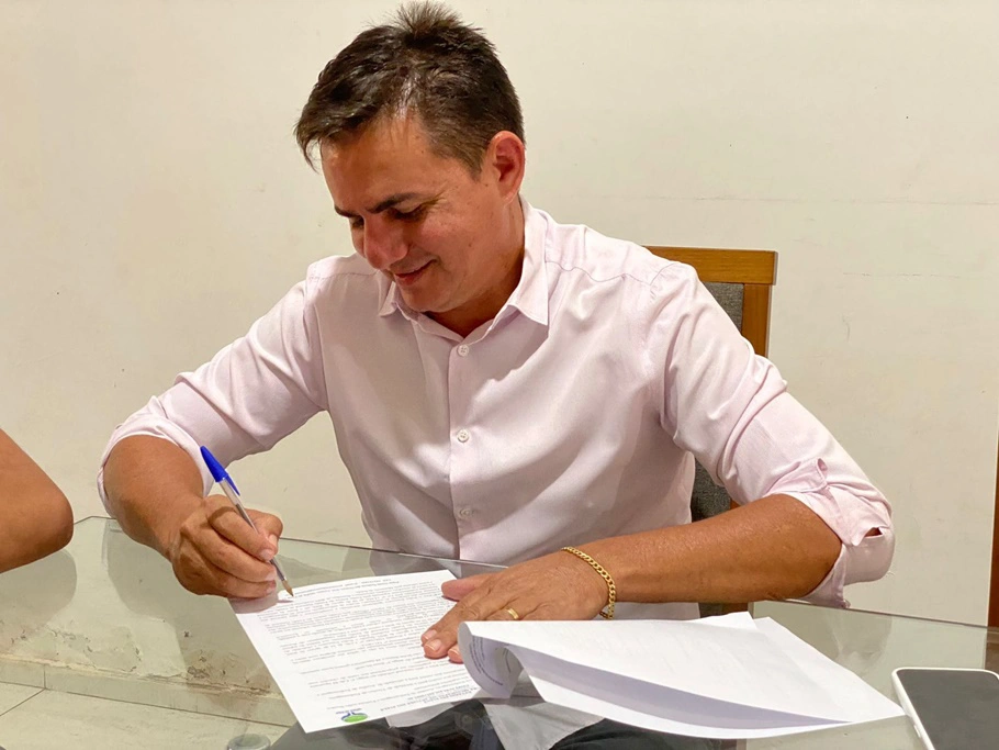 Prefeito Hilton Gomes sanciona a Lei do Piso Nacional da Enfermagem