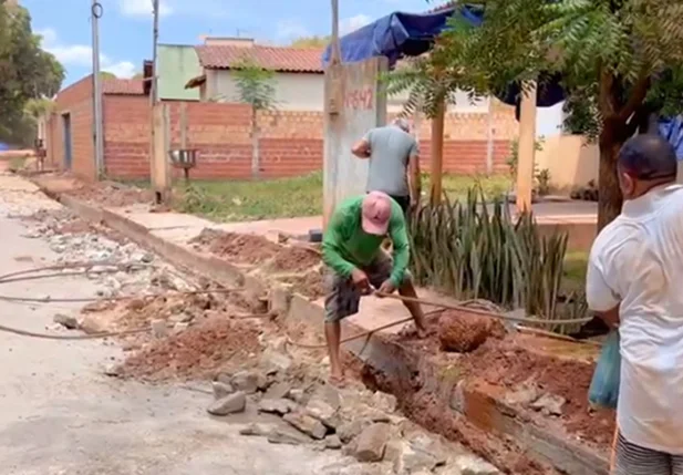 Prefeitura de Altos realiza obras em estradas da zona rural