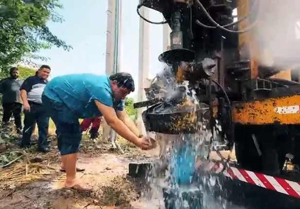 Prefeitura de Altos realiza obras em poços para levar água a população