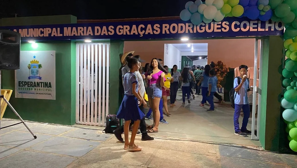 Prefeitura de Esperantina entrega reforma de escola municipal