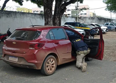 PRF recupera dois carros em menos de 24 horas no Piauí