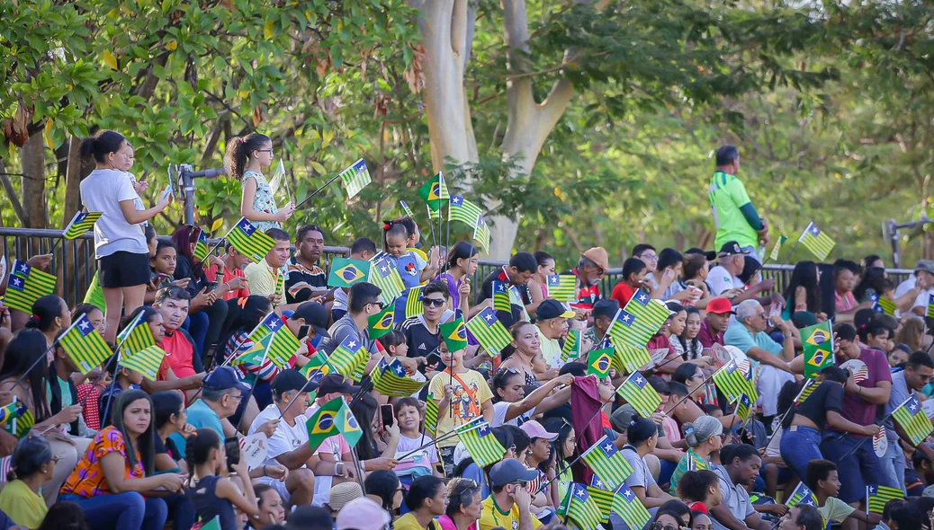 Público presente no Desfile de 7 de Setembro