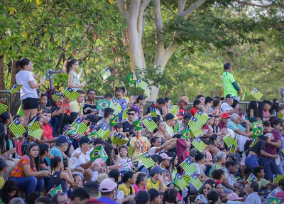 Público presente no Desfile de 7 de Setembro
