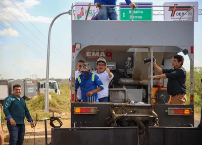 Rafael Fonteles durante inauguração de uma estrada