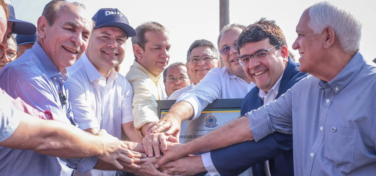 Rafael Fonteles e ministro Renan Filho inauguram viaduto do Mercado do Peixe